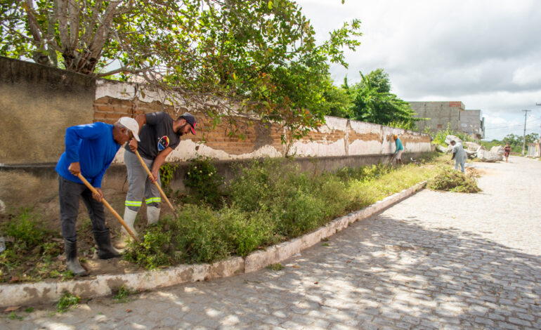  Prefeitura de Ibirajuba promove limpeza e higienização das ruas no Mutirão